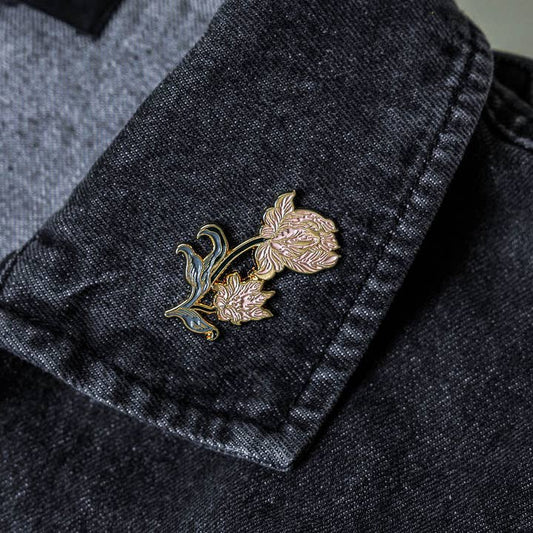 Tulip enamel pin