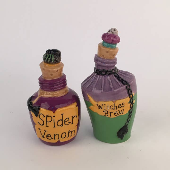 Spooky witch vials Salt & Pepper shaker set