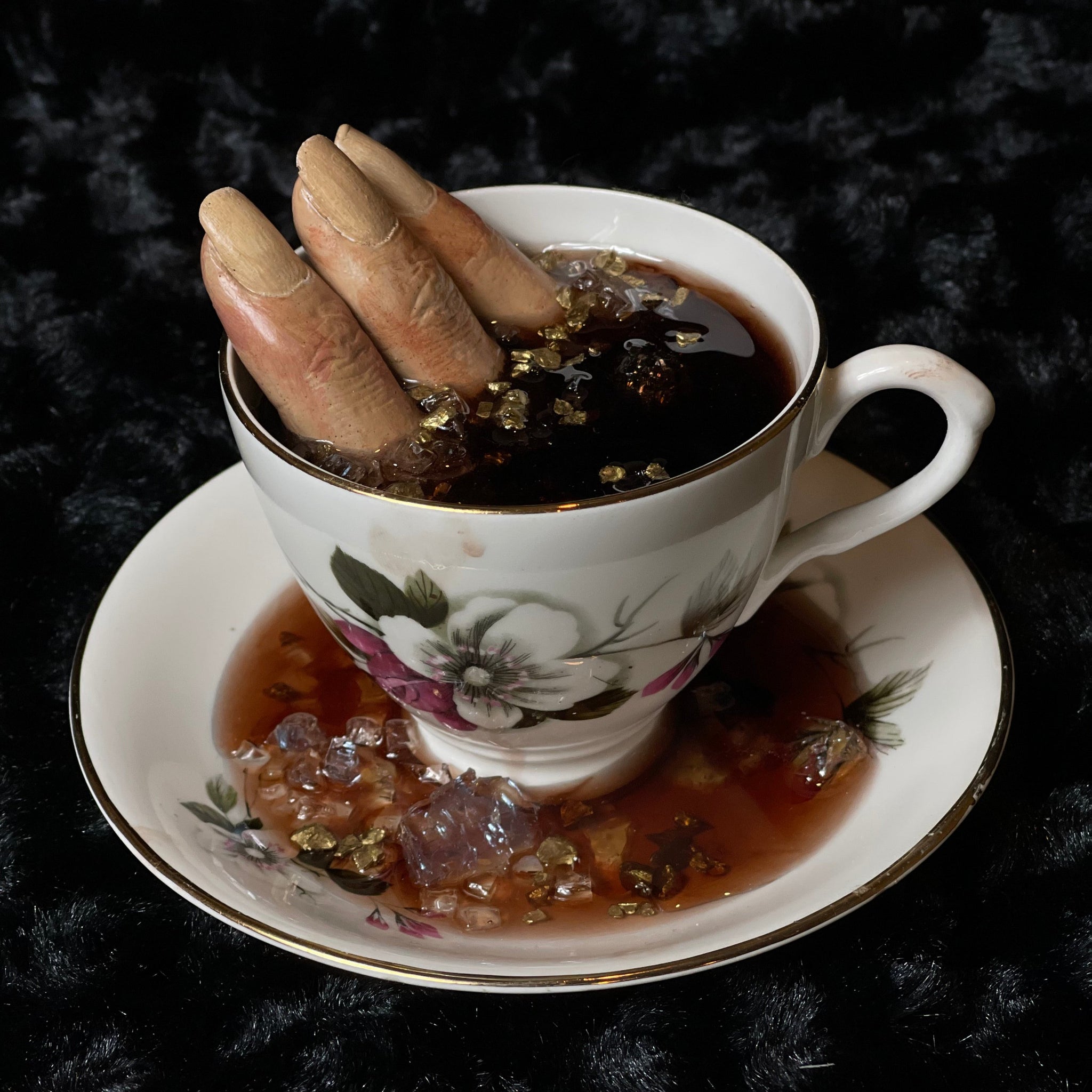 Floral teacup set with Fingers