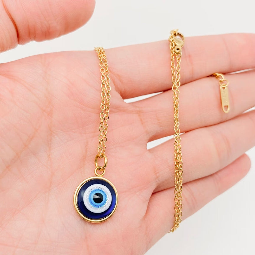 dainty Evil Eye pendant necklace