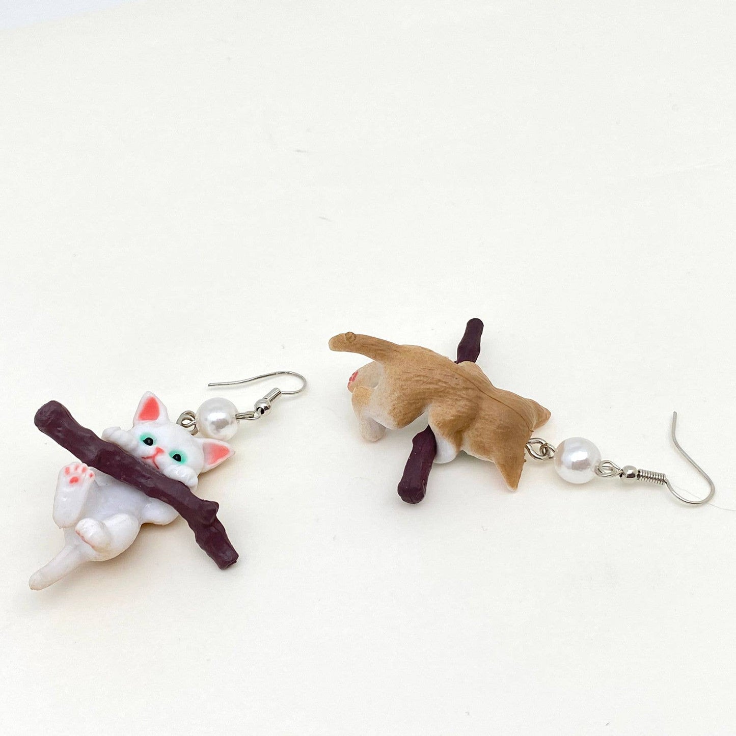Cute Branch White Cat Charm Dangle Earrings