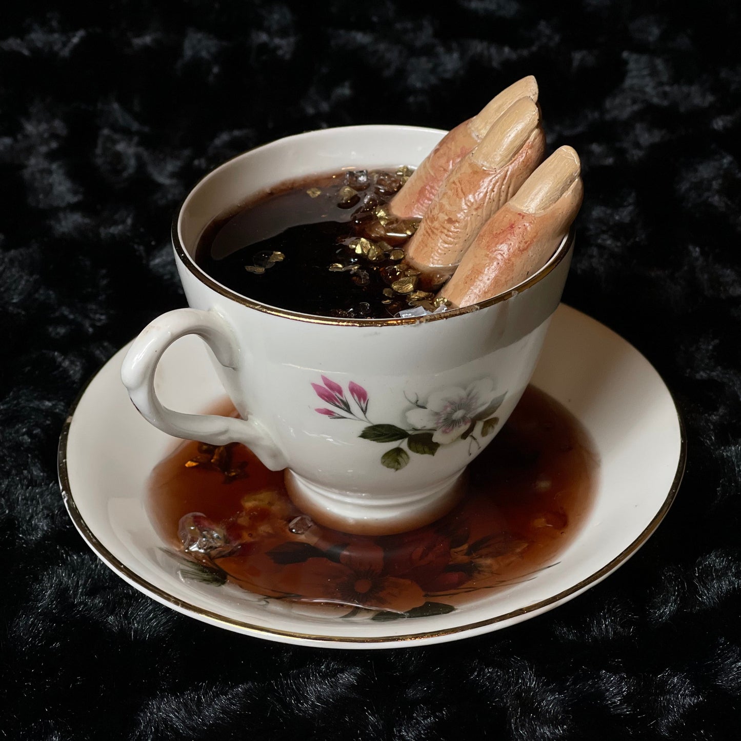 Floral teacup set with Fingers