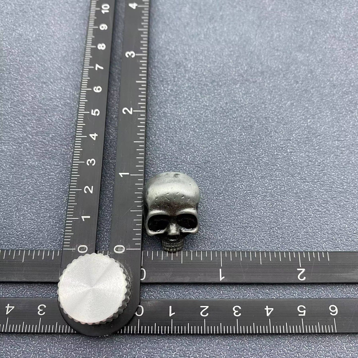 Skull Brooch pin